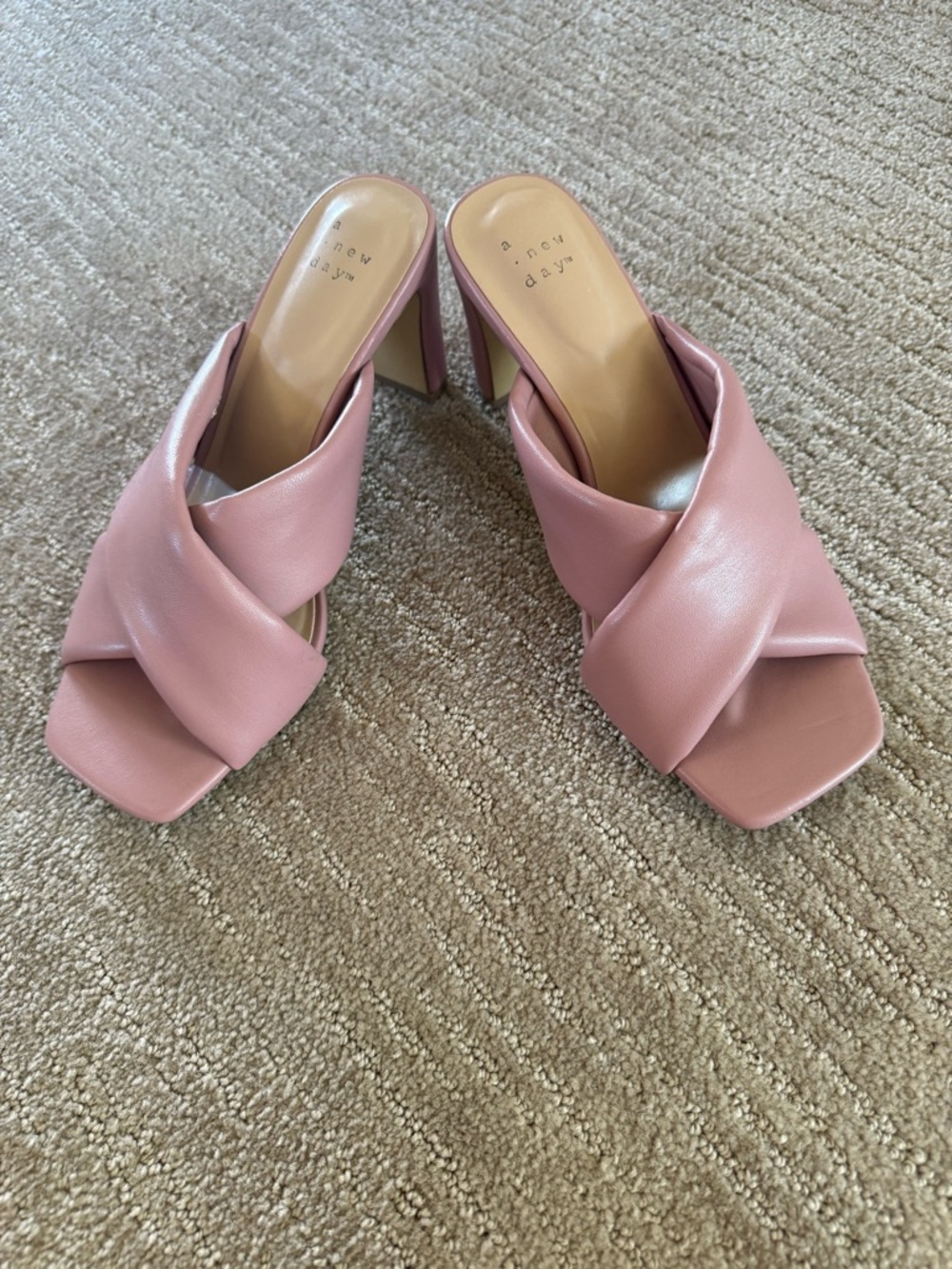NWOB! a new day Dusty Rose Open Toe Padded Block Heels